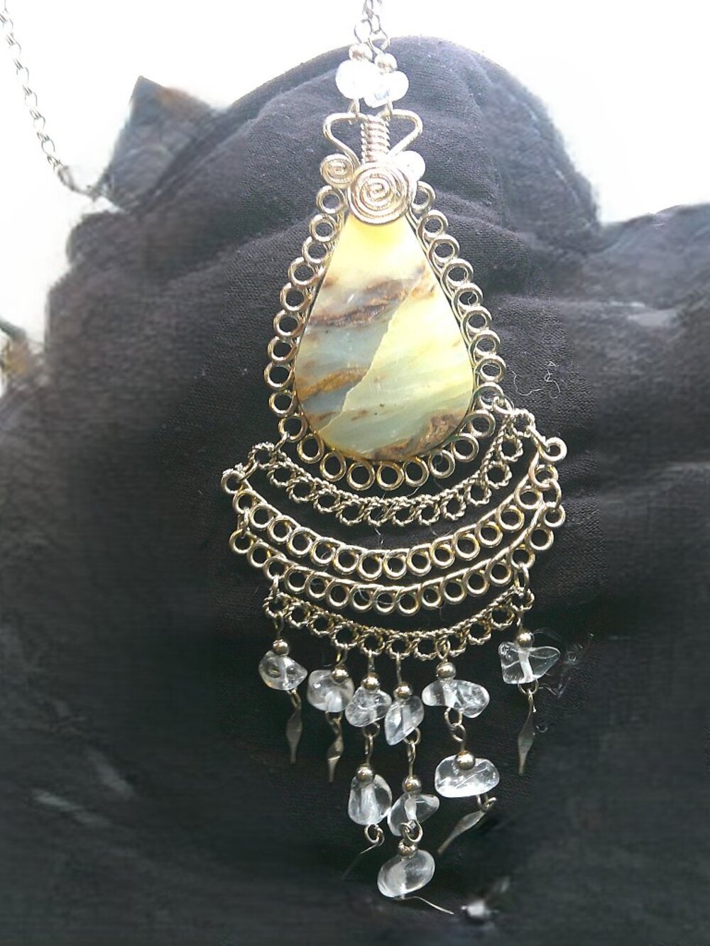 Sliced Quartz Pendant Necklace